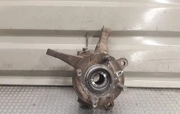 Hyundai i10 Front wheel hub spindle knuckle 