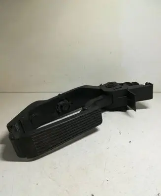 Mercedes-Benz E W211 Accelerator throttle pedal A2113000404