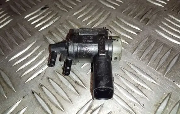Volkswagen Tiguan Turbo solenoid valve 1K0906283A