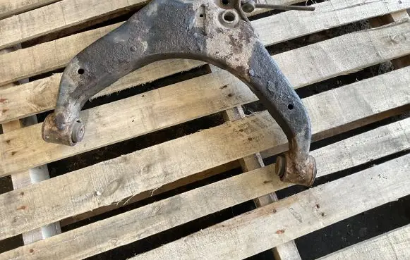 Isuzu D-Max Front lower control arm/wishbone