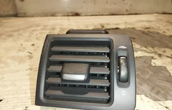 Volvo S40 Dashboard side air vent grill/cover trim 506001