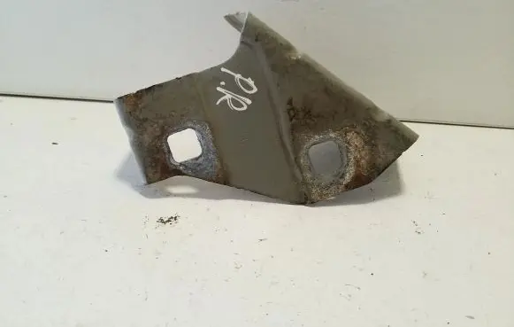 Renault Trafic III (X82) Fender mounting bracket 47903R