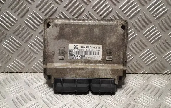 Skoda Octavia Mk2 (1Z) Engine control unit/module 06A906033KB 5WP4071604