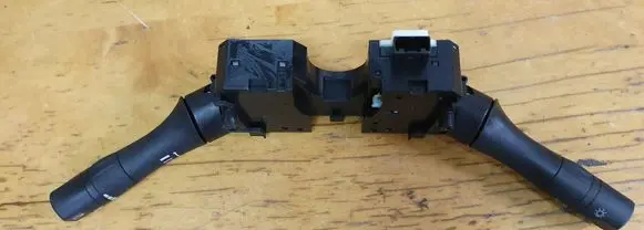 Nissan Juke I F15 Indicator stalk