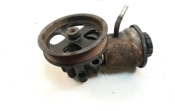 Toyota Corolla Verso AR10 Power steering pump