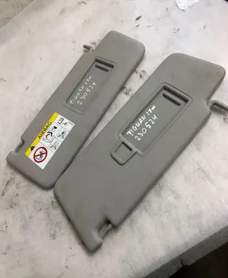 Volkswagen Tiguan Sun visor 5g0010844