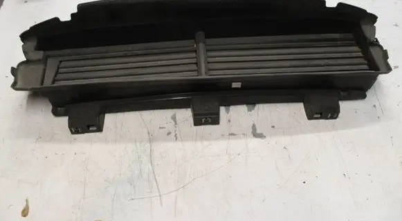 Peugeot 508 Intercooler air guide/duct channel 