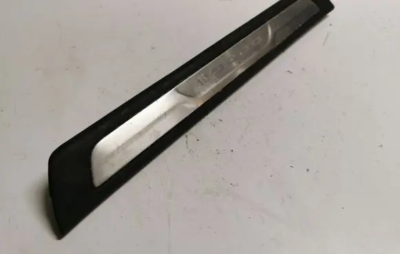 Dodge Durango Front sill trim cover 1SZ56DX9AA