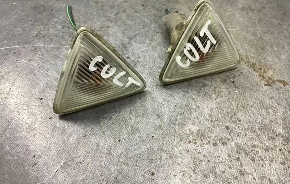 Mitsubishi Colt CZ3 Front fender indicator light MR957363
