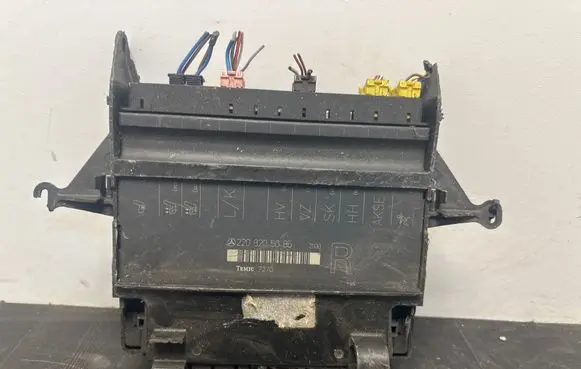Mercedes-Benz S W220 Seat control module 2208205685