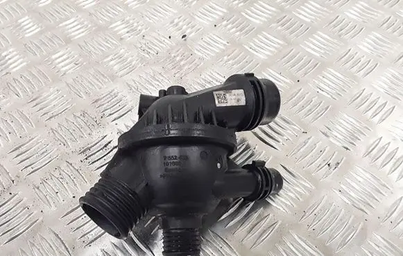 BMW 3 E92 E93 Thermostat 10106811