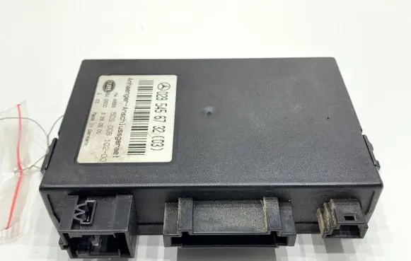 Mercedes-Benz C AMG W203 Tow bar trailer control unit/module 0295456732