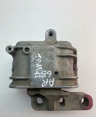Volkswagen Touran I Engine mount bracket 1K0199262