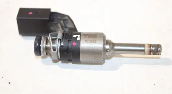 Skoda Octavia Mk2 (1Z) Fuel injector 03C906036M