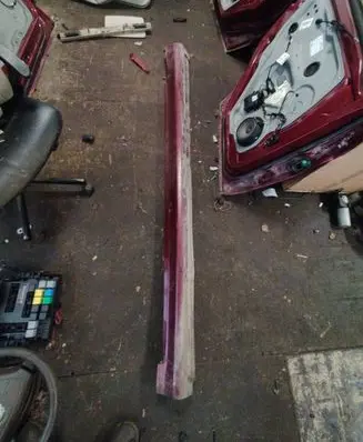 Mercedes-Benz B W245 Side skirt front trim 