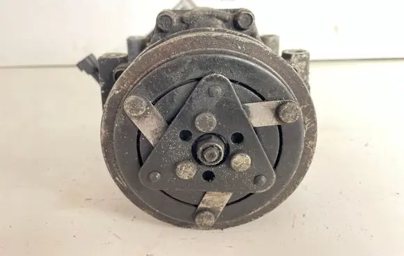 Mazda 3 I Air conditioning (A/C) compressor (pump) 3M5H19D629SB
