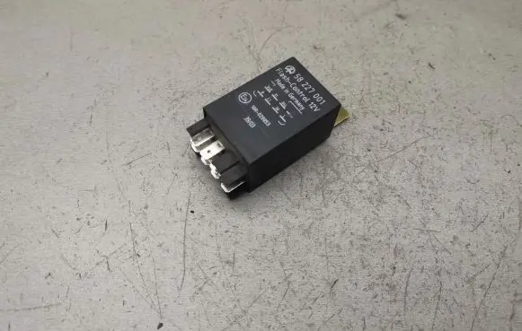 Mercedes-Benz Vito Viano W638 Other relay 58227001 10R020053