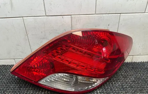 Peugeot 207 Rear/tail lights 9686565980