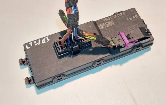 Audi A4 S4 B9 Tailgate/trunk control unit/module 4M0959107D