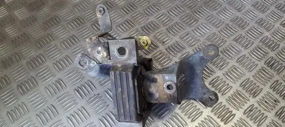 Fiat Doblo Engine mount bracket A236