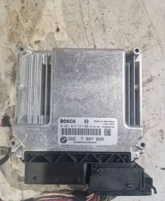 BMW 1 E81 E87 Engine control unit/module 7807828 0281013537