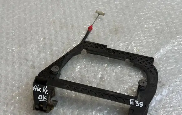 BMW 5 E39 Rear door exterior handle/bracket 
