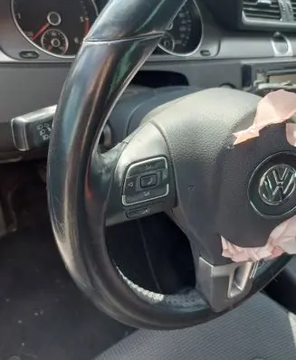 Volkswagen PASSAT B7 Steering wheel 