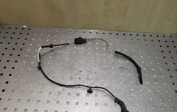 Volvo V50 Rear ABS sensor wiring 30667437A
