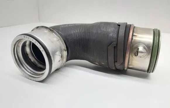Volkswagen Golf V Intercooler hose/pipe 1T0145790B 110493
