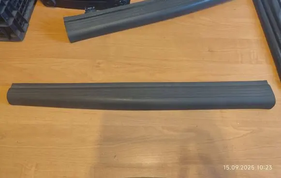 Mercedes-Benz E W211 Front sill trim cover A2116801835