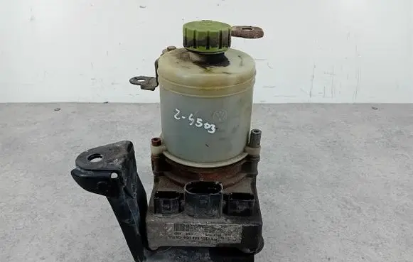 Volkswagen Polo IV 9N3 Power steering pump 6Q0423155AA