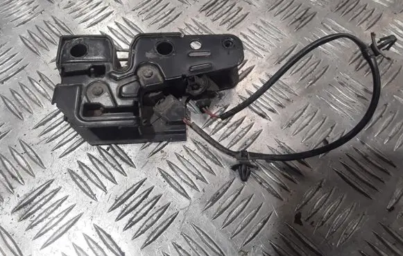 Volkswagen Polo Engine bonnet/hood lock/catch