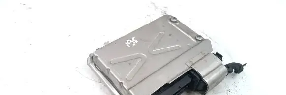 Volkswagen PASSAT B5.5 Engine control unit/module 8E0907411