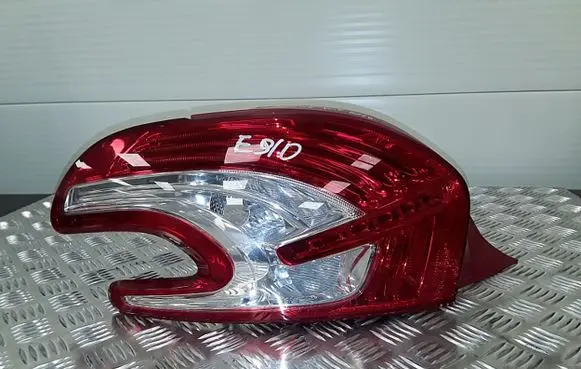 Peugeot 208 Rear/tail lights 967262828002