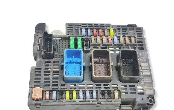 Citroen Jumpy Fuse module 9811995580 01020417