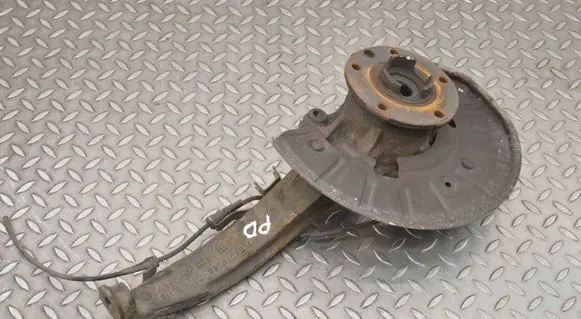 Front wheel hub