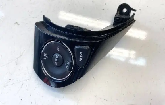 Steering wheel buttons/switches
