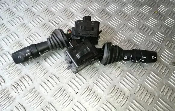 Chevrolet Captiva Wiper turn signal indicator stalk/switch 202005410