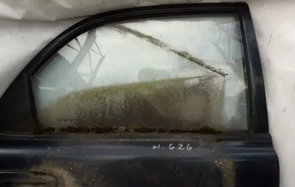 Mazda 626 Rear door window glass