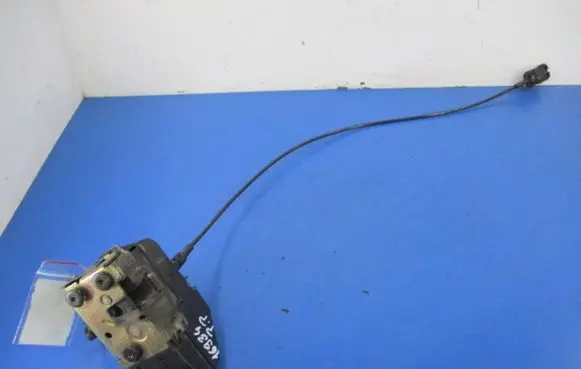 Renault Megane II Front door lock