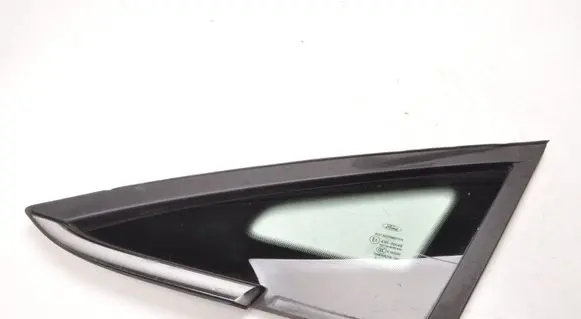 Ford Fiesta Front door vent window glass four-door 8A61-A29711-BA