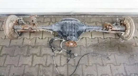 Chevrolet Silverado Rear differential 23243578