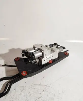BMW X5 F15 Active stabilizer control/valve assembly 6794578
