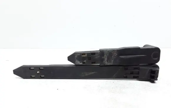 Volvo XC60 Headlight/headlamp mounting bracket 30763154 30763155 89075547