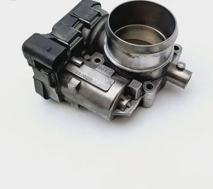 Volkswagen Golf V Throttle valve 03C133062D
