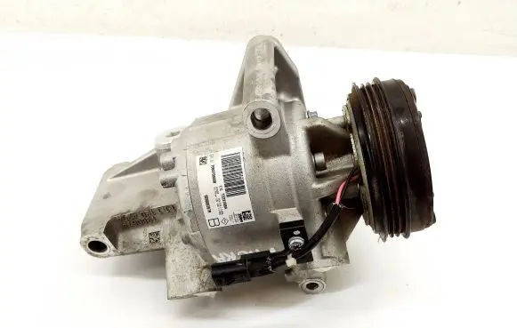 Nissan Micra K14 Air conditioning (A/C) compressor (pump) 926000287R