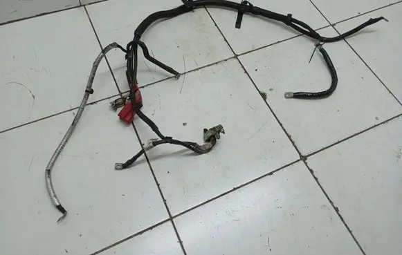 Chevrolet Captiva Positive cable (battery) 95249445