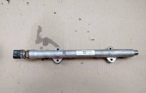 Volkswagen Golf VII Fuel main line pipe 05E133320