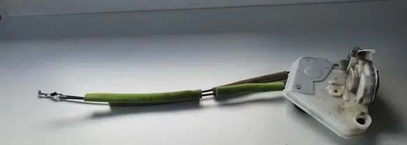 Mazda 3 II Front door lock