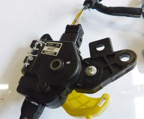 KIA Carens III A/C air flow flap actuator/motor D267-PNBAA01